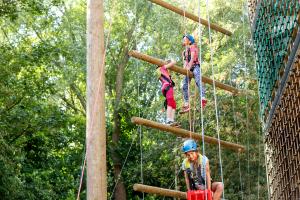 Neuer vielseitiger Kletterturm